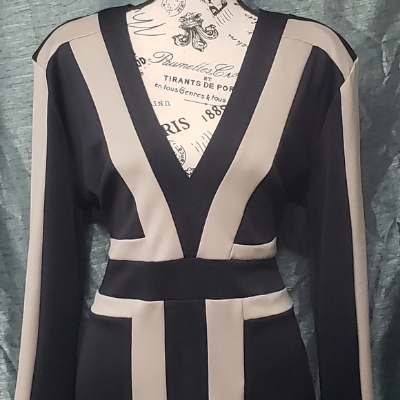 Auditions lady dress long sleeve ๐ 2xl black and tan. - Picture 2 of 15